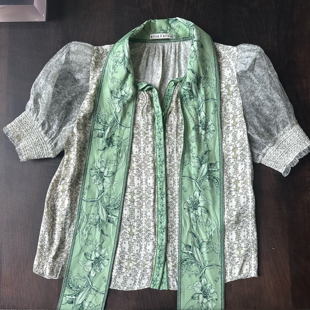 Alice + Olivia Green Lace Blouse with Puff Sleeves